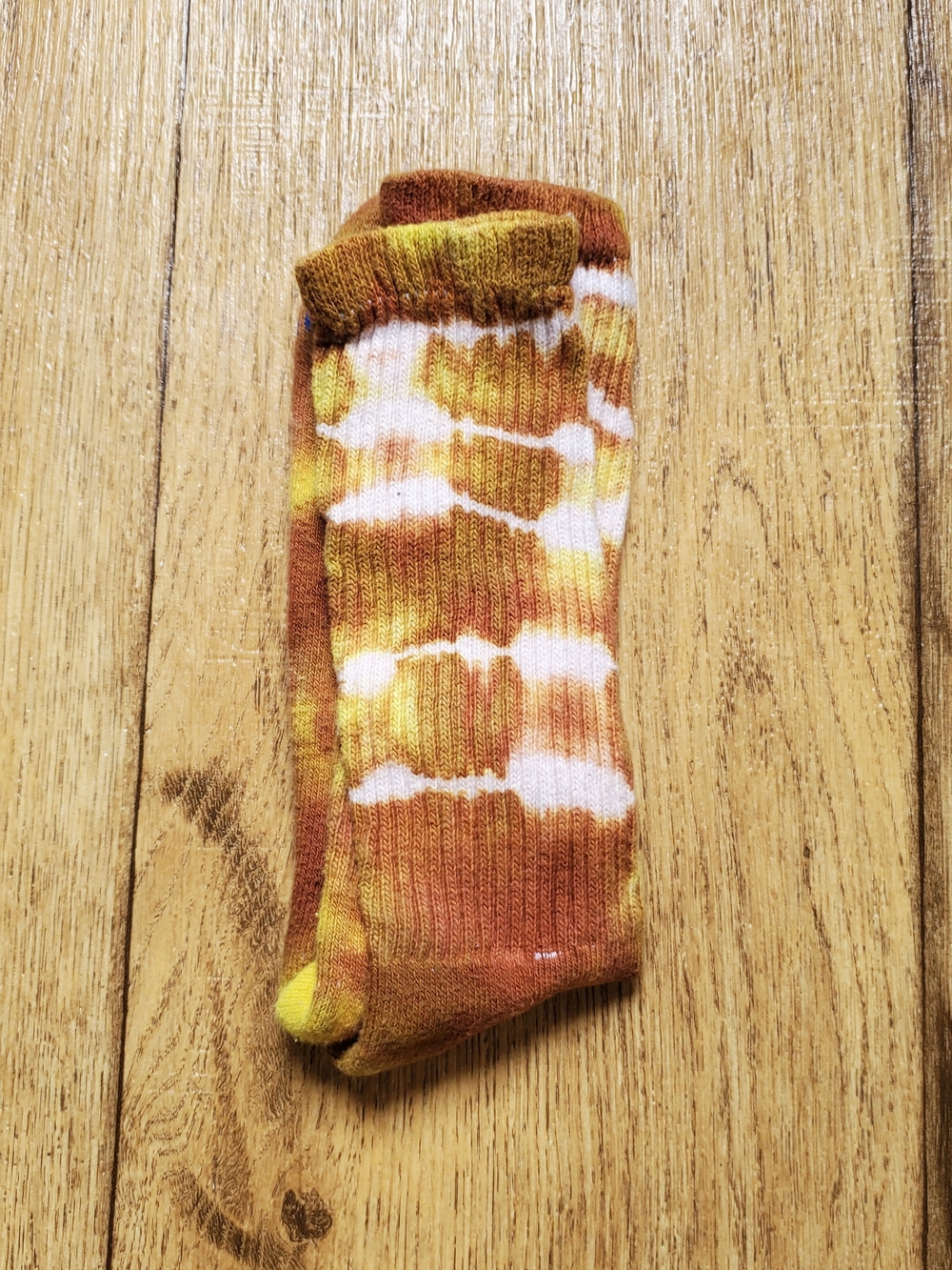 Gildan Tie-Dye Crew Socks — Brown, Yellow & White